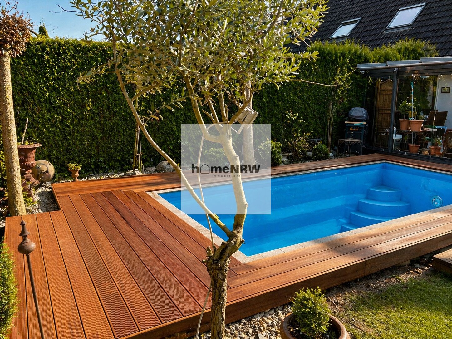 Wohnen mit Pool & Garten in Meerbusch - Strümp - Einfamilienhaus in begehrter Lage Wohnen mit Pool & Garten in Meerbusch - Strümp - Einfamilienhaus in begehrter Lage
