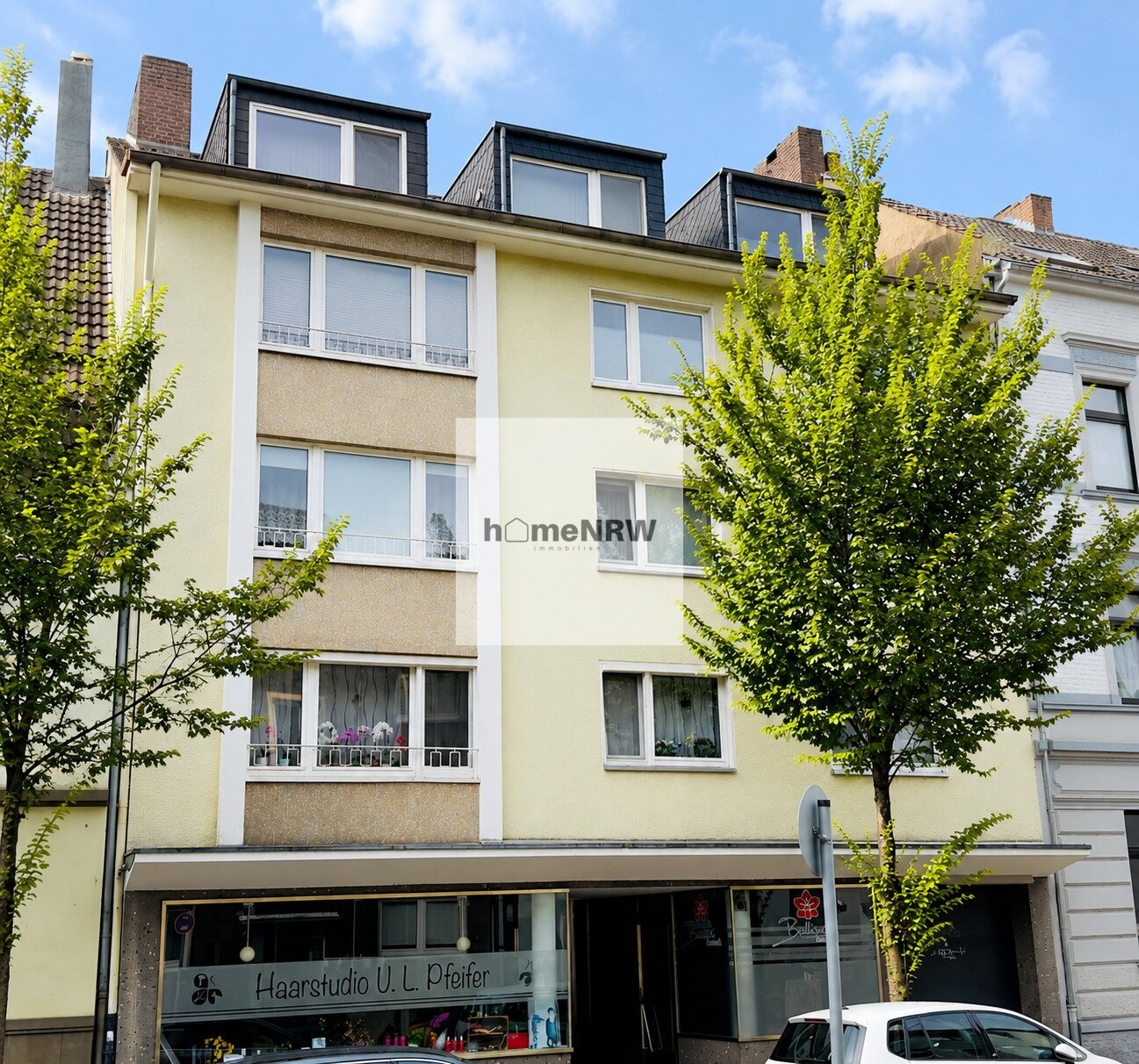 Voll möblierte 2-Zimmer-Dachgeschosswohnung mit Klimaanlagen in zentraler Lage von Ratingen Voll möblierte 2-Zimmer-Dachgeschosswohnung mit Klimaanlagen in zentraler Lage von Ratingen