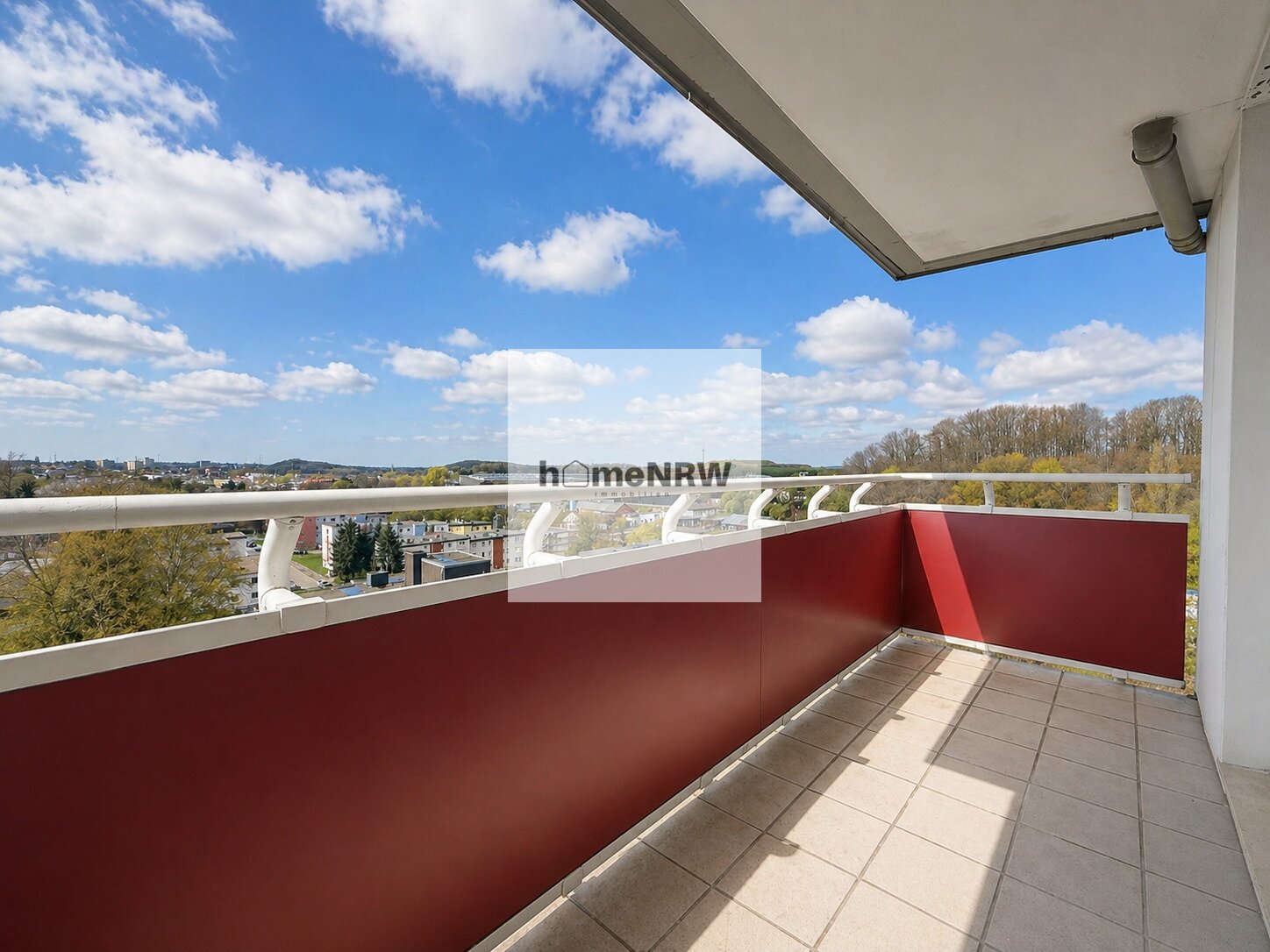 Erstbezug nach Sanierung: 3,5-Zimmer-Wohnung mit Balkon und Fernblick in Wülfrath Erstbezug nach Sanierung: 3,5-Zimmer-Wohnung mit Balkon und Fernblick in Wülfrath