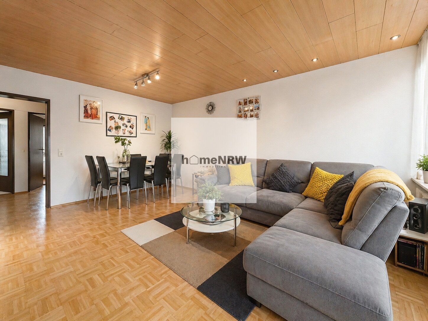 Gepflegte 2-Zimmer-Erdgeschosswohnung mit Wintergarten & Garage in zentraler Lage von Kaarst Gepflegte 2-Zimmer-Erdgeschosswohnung mit Wintergarten & Garage in zentraler Lage von Kaarst
